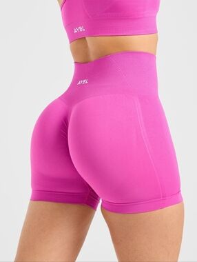 AYBL Empower Sz MEDIUM High-Waist Seamless Magenta Shorts